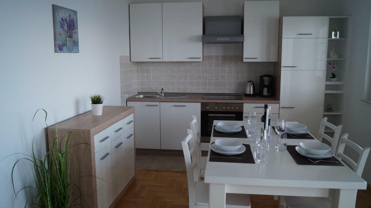 Schoenes Ferienhaus Direkt Am Meer Стоморска Екстериор снимка